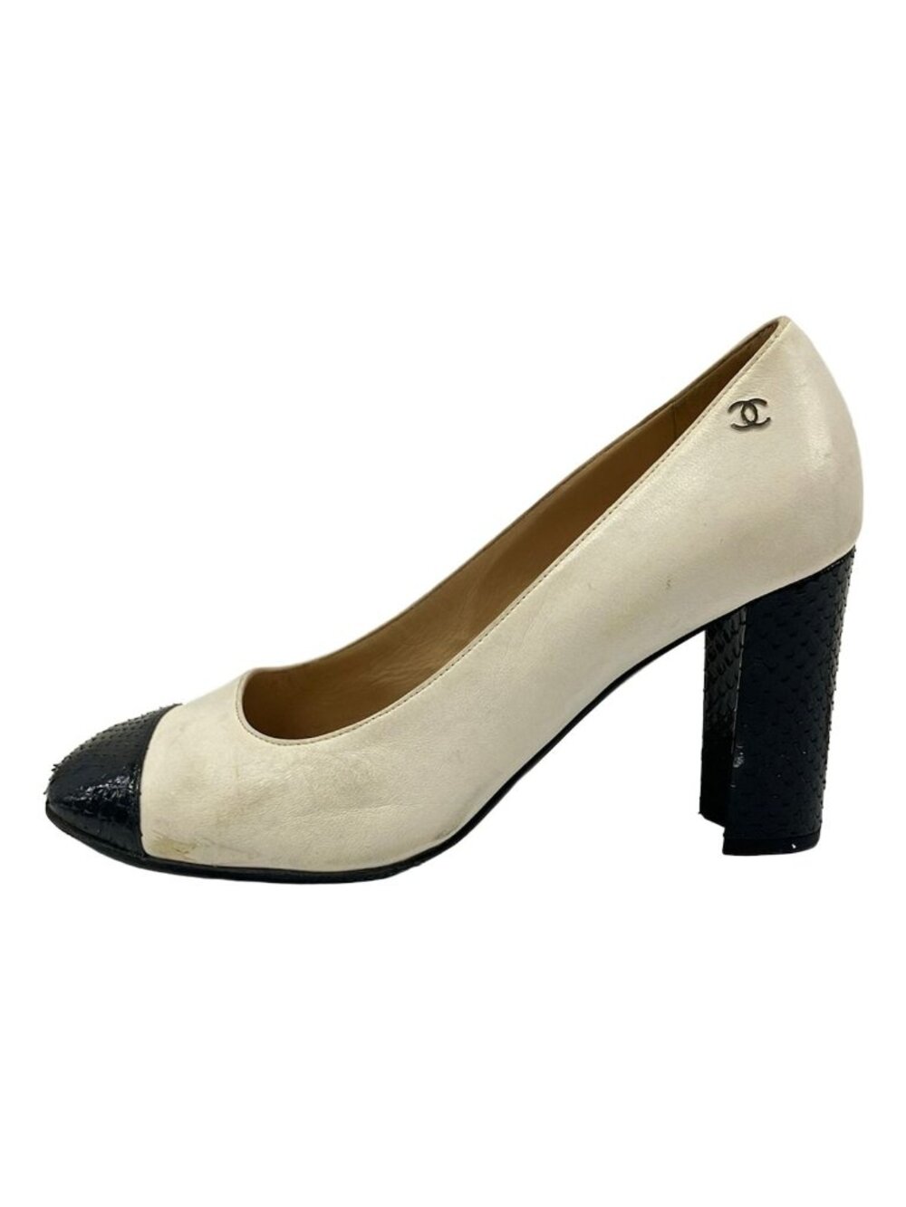 Chanel Pumps White Black CC Logo Lambskin Heels